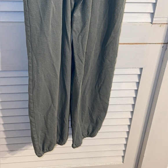 2022 AE AERIE American Eagle WMN MED Green Sleeveless Jumpsuit w/side pockets - Picture 8 of 12
